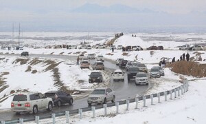 Heavy snowfall hinders routine life across Balochistan