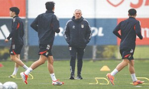 Top-eight scramble dominates Champions League group climax