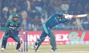 Clinical Pakistan smother Australia to clinch T20 series