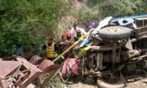 4 dead, 28 injured as bus carrying wedding party overturns in Punjab&rsquo;s Lodhran