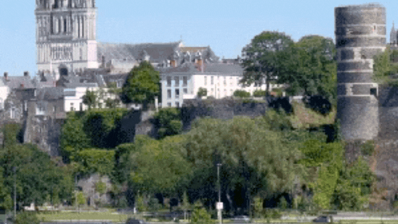 Eight Valentine&rsquo;s Day bouquet ideas that don&rsquo;t scream &lsquo;I panicked on the way here&rsquo;