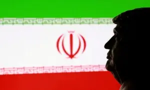 Trump pushes US toward war with Iran as advisers urge focus on economy