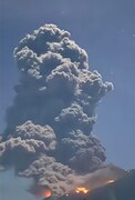 Volcano eruption sends ash 2.5kms into sky in Philippines