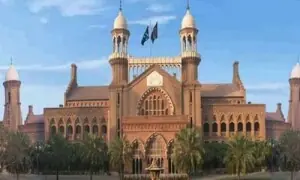 Rival lawyer groups clash over LHCBA poll results in Lahore