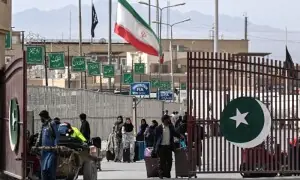 Pakistanis at Taftan border describe scramble to leave Iran