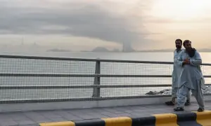 Iran&rsquo;s military urges UAE residents to &lsquo;evacuate&rsquo; port areas