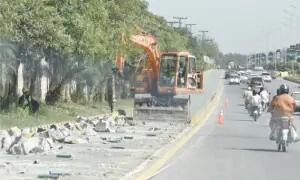 Bike lane being removed from old Airport Road after a year