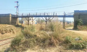 Century-old railway crossing bridge near Sohawa falls into disrepair