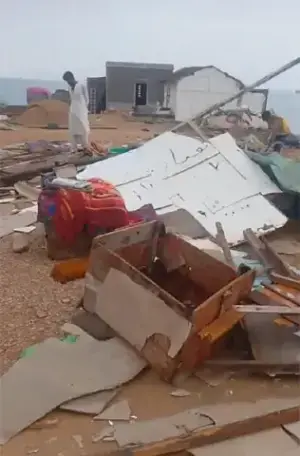 Rain and thunderstorm damage fisherfolk homes along Karachi&rsquo;s coastal belt