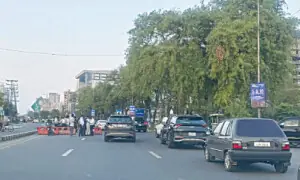 Traffic police action &lsquo;turns out to be revenue-generating drive&rsquo; in Lahore