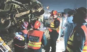 Train derailment leaves 26 injured in Bahawalpur
