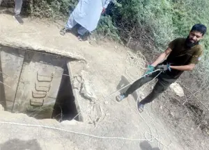 Search continues for girl drowned in water main in karachi