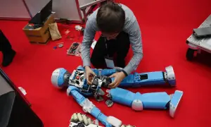 Japan to set up global hubs for AI robotics research