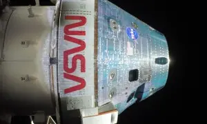 &lsquo;Like falling out of the sky&rsquo;: Canadian astronaut describes &lsquo;phenomenal&rsquo; Artemis journey