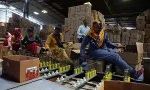 Gulf war batters India&rsquo;s glass heartland, testing New Delhi&rsquo;s manufacturing drive