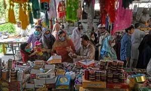 Markets, malls to close at 8pm across country, except Sindh, to conserve energy