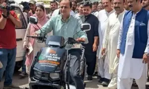 Irked by JI banners on civic woes, Karachi mayor warns printing presses of shutdown