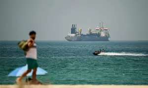 Oil jumps on Hormuz tensions, stocks retreat