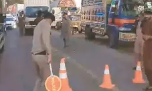 From Lahore to Rawalpindi, GT Road blocked for buses, trucks
