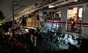 Train collision kills 14, injures dozens near Jakarta