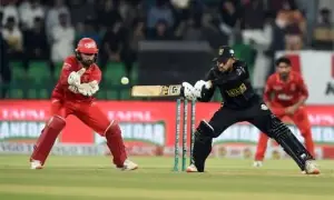 Islamabad United blink in last over as Hyderabad Kingsmen win cliffhanger to make PSL decider