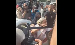 Police release Aurat March activists after brief detention in Karachi