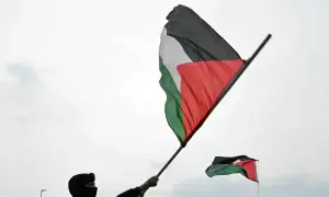 Six arrested for draping Palestinian flag on Eiffel Tower