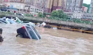 21 killed as rains drench southern, central China