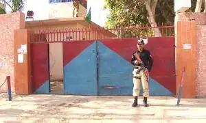 Grenade hurled  at Wana  police station