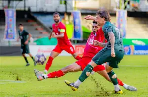Pakistan fail to break down ten-man Bangladesh in goalless stalemate