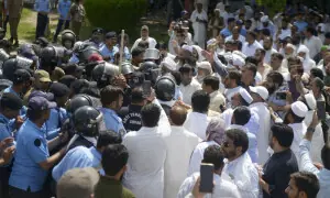 Protesting govt employees in Islamabad term 7pc pay increase a pittance