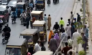 Citizens continue to suffer as transporters&rsquo; strike enters second day in Karachi