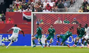 Gueye double keeps Senegal's World Cup hopes alive