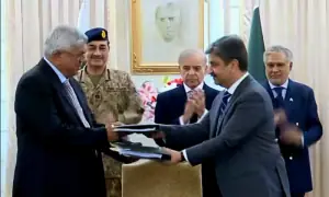 Govt formally transfers management control of PIA to Arif Habib-led consortium