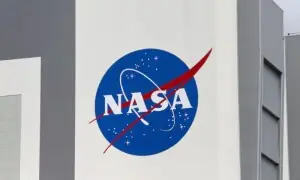 NASA plans robotic mission to save ageing space telescope