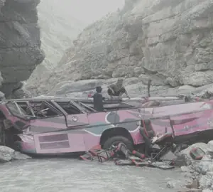 40 lives lost in horrific bus crash  near Balochistan-KP border