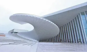 Shanghai opera house ready to fan out