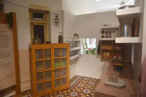 Traditional kitchens, markets that give Karachi its identity