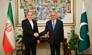 Dar holds phone call with Iranian FM amid latest attacks in Mideast, calls for de-escalation and restraint