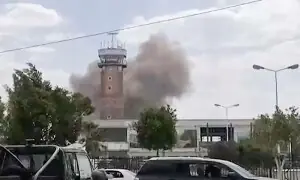 Yemen govt says hit Sanaa airport, Houthis attack Saudi Arabia