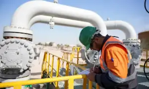 Oil rises on intensifying US-Iran hostilities, threat of Red Sea closure