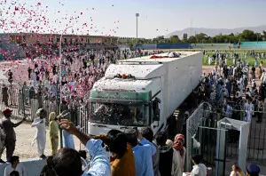 Policemen martyred in Ziarat attack buried as Quetta sit-in ends