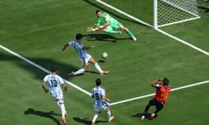Electric start as Spain take first shot on target