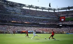 PHOTOS: Spain make aggressive start against Argentina