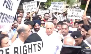 Hundreds protest in Delhi demanding restoration of autonomy for occupied Kashmir
