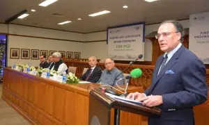 &lsquo;Govt speeds up FBR reforms, cashless economy drive&rsquo;