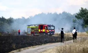 &lsquo;Dangerous&rsquo; wildfire prompts evacuations in England