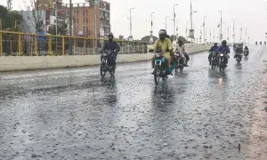 Parts of Karachi receive light showers; more rain expected