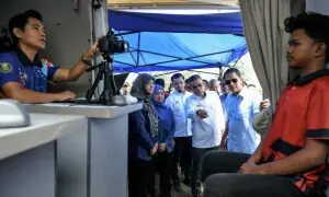 Malaysia starts screening Rohingya for repatriation