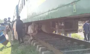 Bulleh Shah Express&rsquo; coach derails in Pakpattan